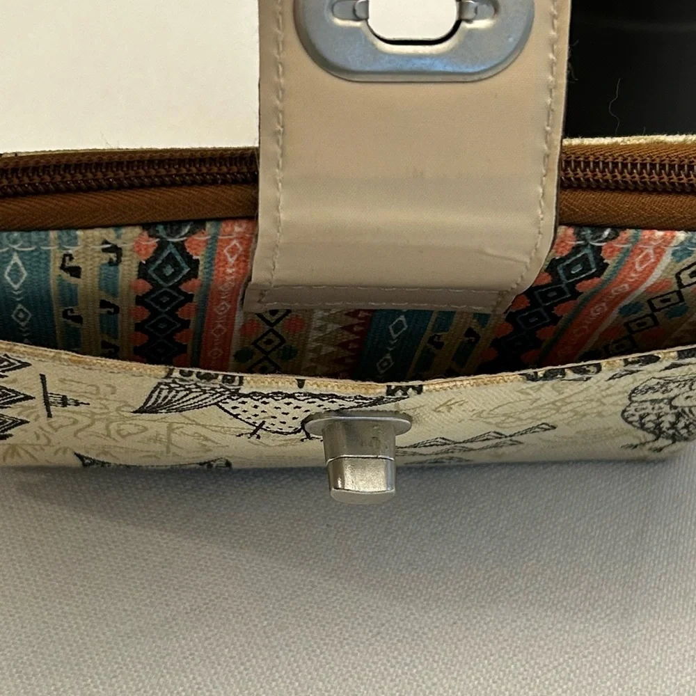 UNIONBAY Owl Geometric Motif Wristlet Wallet Zip Around Close Turn Lock 6.75”x4”